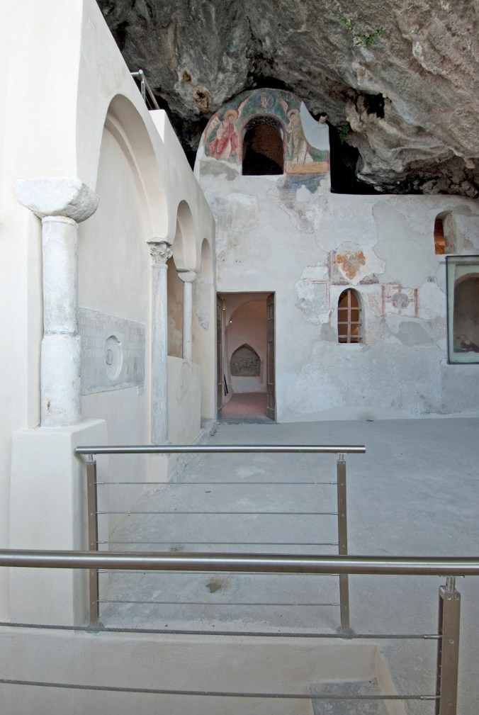 21 2nd Entrance S-Maria 150