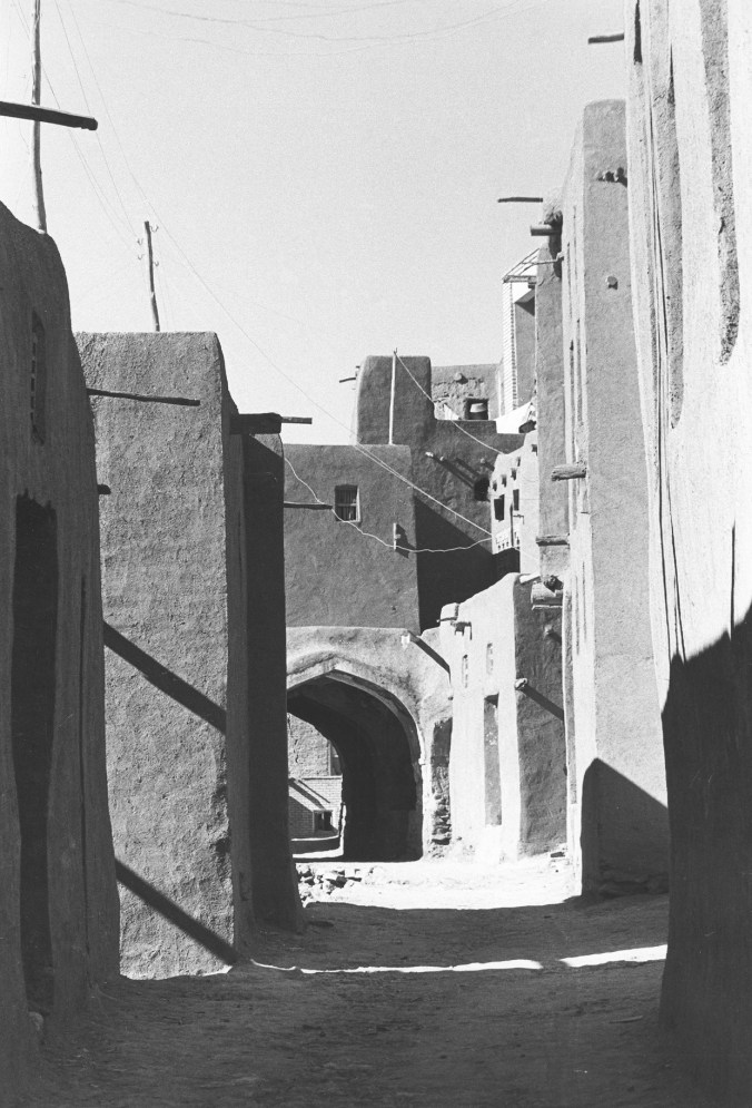 05 Esmeh, Ateshgah from E 1978.01.15 roll 07-09