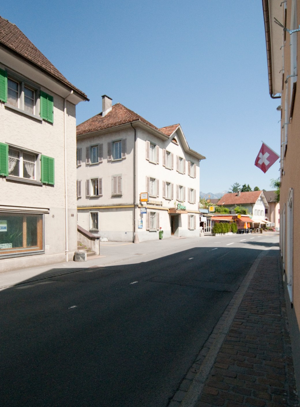 Wangserstrasse, vom Platz, Löwen, links_DSC0014_2