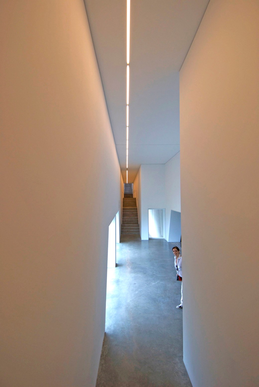 hall, stairs to gallery_DSC0039